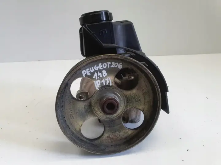 Peugeot 206 1.4 8V POMPA WSPOMAGANIA