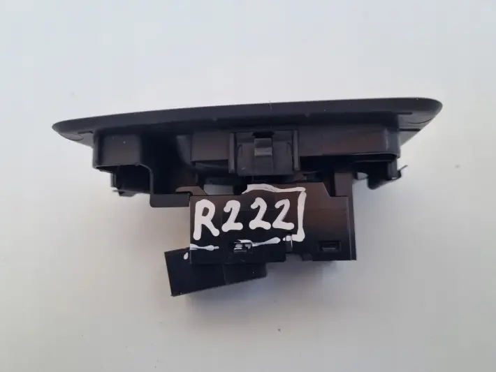 Volvo S90 II V60 II S60 III XC60 II PRAWY PANEL SZYB 31376458