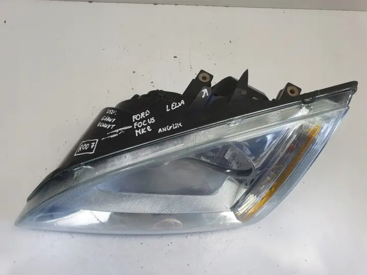 Ford Focus mk2 02-06 PRZEDNIA LAMPA LEWA lewy przód anglik