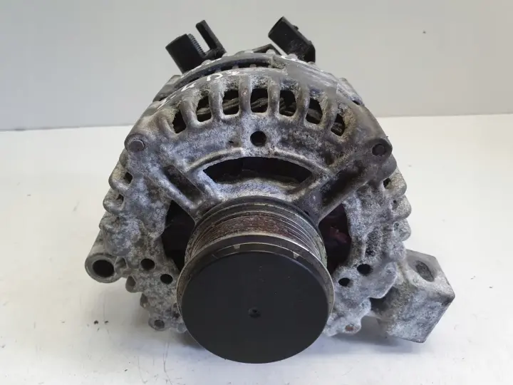 Volvo S40 II V50 2.4 D5 ALTERNATOR 0121615014