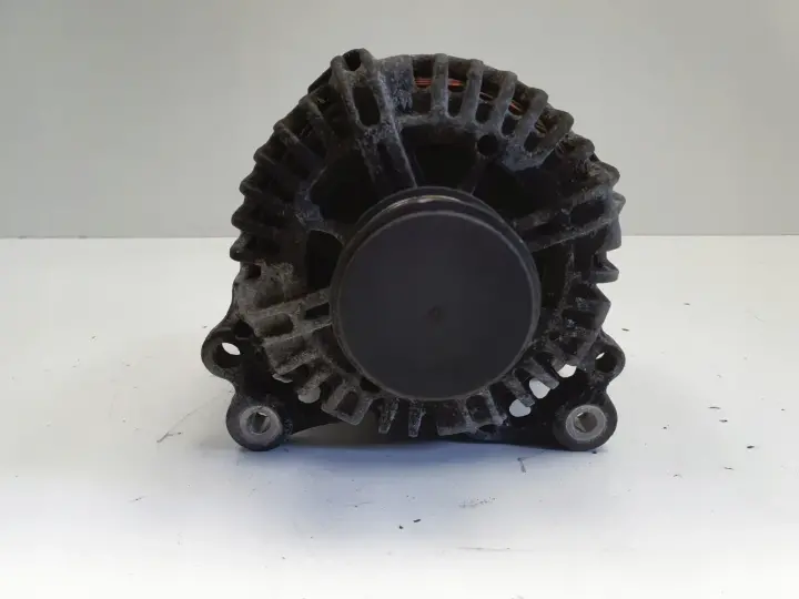 VW Touran I 2.0 TDI ALTERNATOR 06F903023C valeo 140A