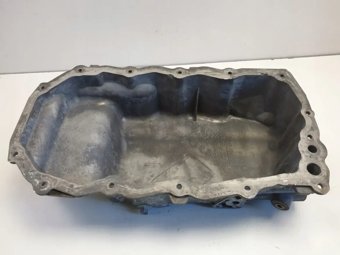 Pt Cruiser 2.4 16V MISKA OLEJU olejowa 04884387