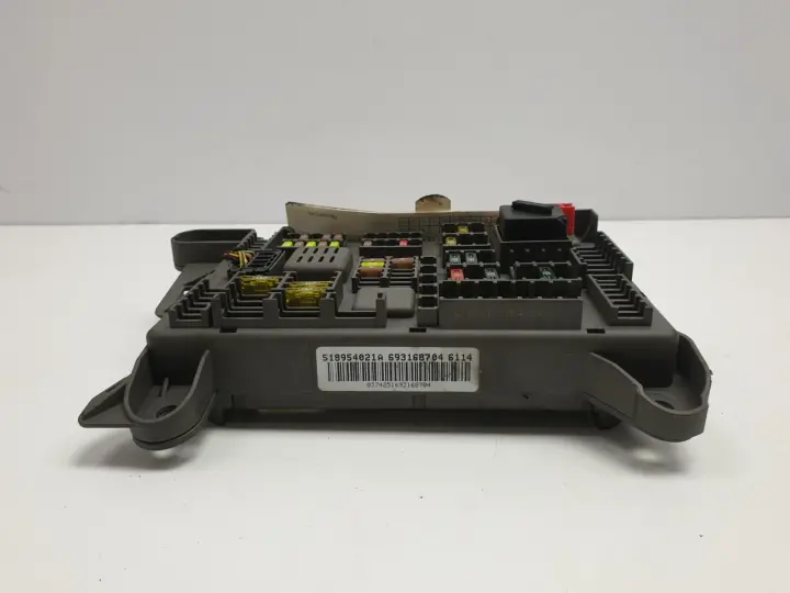 BMW X5 E70 lift 3.0 T 35i SKRZYNKA BEZPIECZNIKÓW