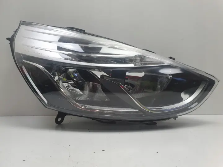 Renault Clio IV 12-16r PRZEDNIA LAMPA PRAWA prawy przód EUROPA 260102796R