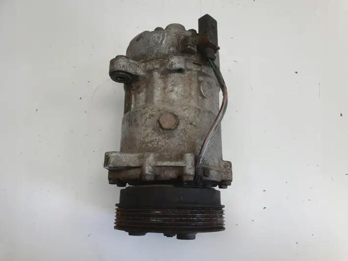 VW Golf IV 1.6 8V SPRĘŻARKA KLIMATYZACJI pompa 1J0820803F