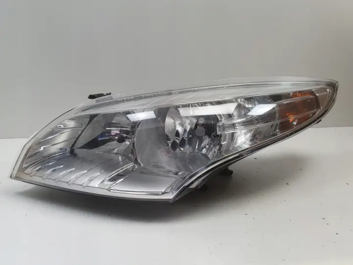 Renault Megane III 08-12r PRZEDNIA LAMPA LEWA lewy przód 260600017R