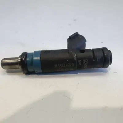 Audi A4 B6 2.0 20V FSI ALT WTRYSKIWACZ PALIWA Wtrysk 06B133551K