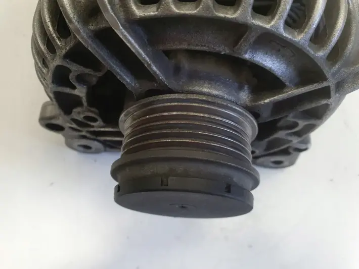 Audi A4 B5 1.9 TDI ALTERNATOR bosch 028903029B 120A