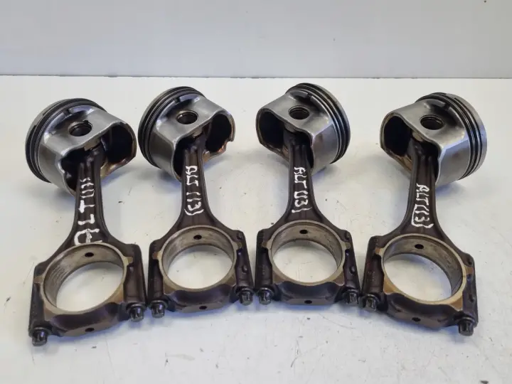 Audi A4 B6 2.0 20V TŁOK KORBOWÓD ALT