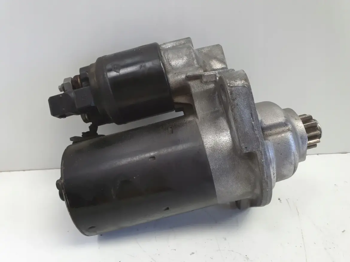 Audi A3 8L 1.8 T ROZRUSZNIK 0001121026 bosch