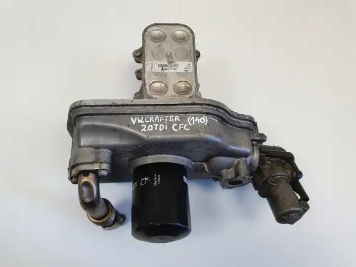 VW Transporter T5 2.0 TDI BiTDI CFC PODSTAWA FILTRA OLEJU Chłodnica