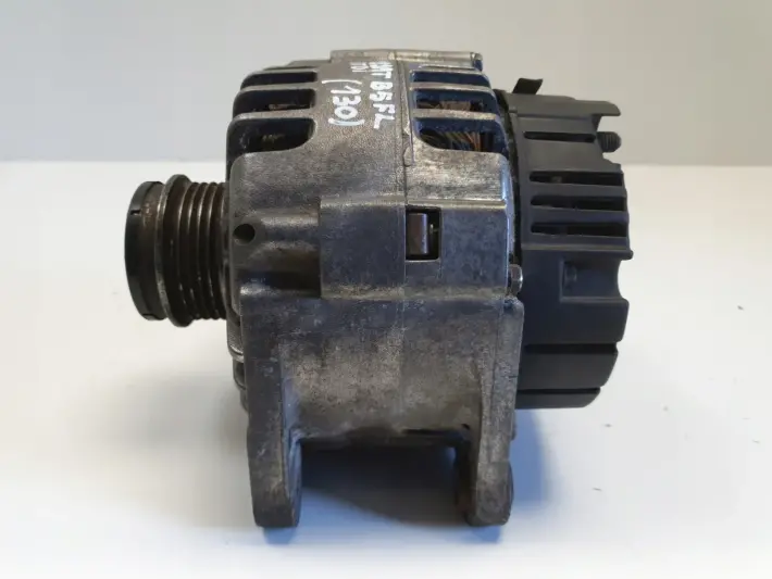 VW Passat B5 Audi A4 B5 1.9 TDI ALTERNATOR Valeo 028903031A 120A