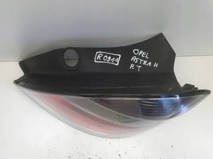 Opel Astra H III lift HB 06-10r TYLNA LAMPA PRAWA prawy tył 13222325