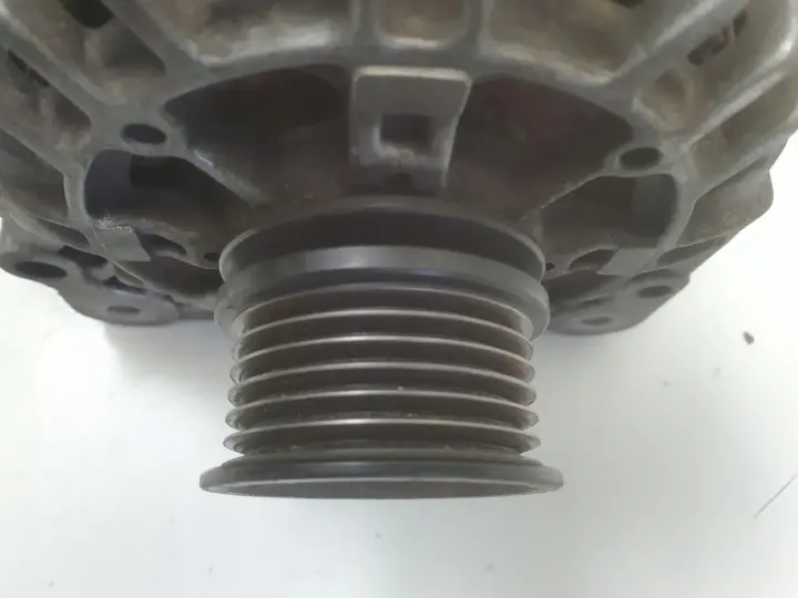 Seat Ibiza III VW Polo IV Skoda Fabia I 1.2 6V ALTERNATOR Valeo 037903025S