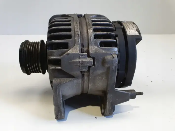 Audi A3 8L Golf IV 1.9 TDI ALTERNATOR bosch