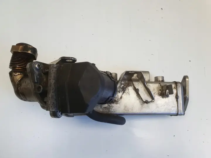 BMW E87 E90 2.0 D CHŁODNICA SPALIN zawór egr 7810751