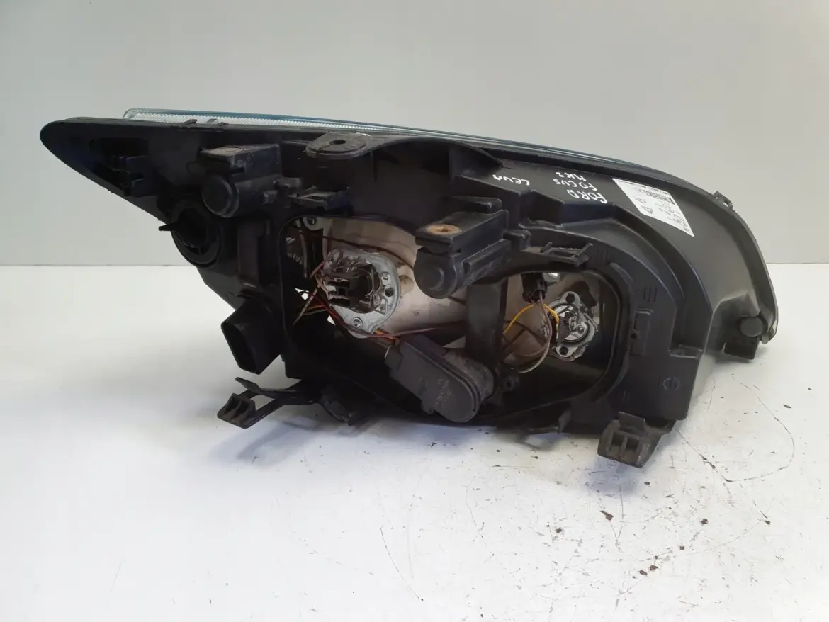 Ford Focus mk2 II 02-06 PRZEDNIA LAMPA LEWA lewy przód anglik 4M51-13W30-KD