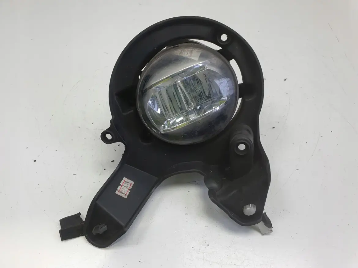 Toyota C-HR CHR PRAWY HALOGEN PRZECIWMGIELNY Ramka 81481-F4010