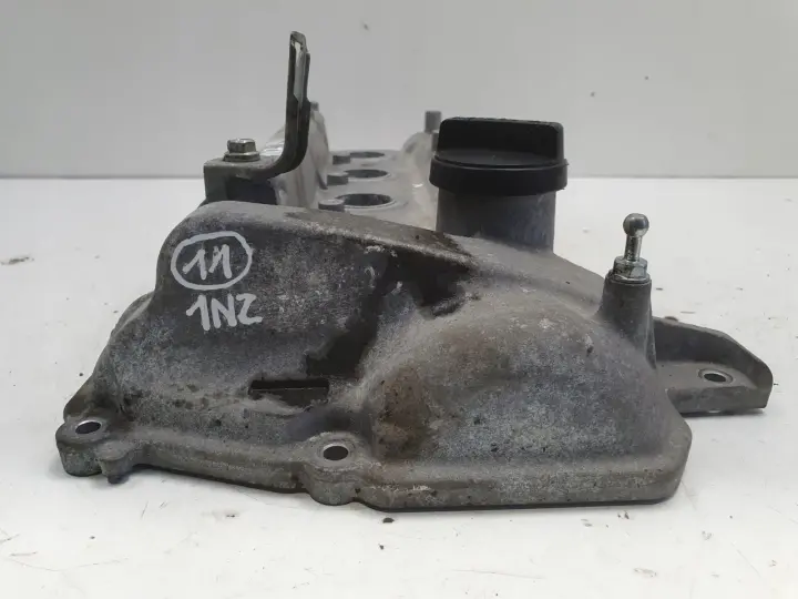 Toyota Yaris III 1.5 H POKRYWA ZAWORÓW 1NZ