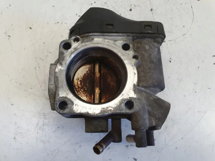 Audi A3 II 8P 1.6 8V PRZEPUSTNICA 06A133062A