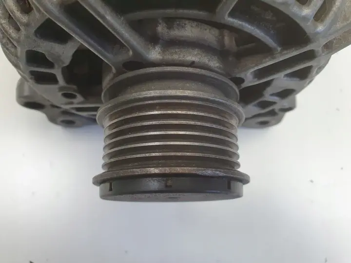 VW Sharan Alhambra Galaxy 1.9 TDI ALTERNATOR bosch 028903030 120A