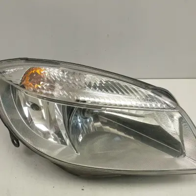Skoda Praktik PRZEDNIA LAMPA PRAWA prawy przód EUR