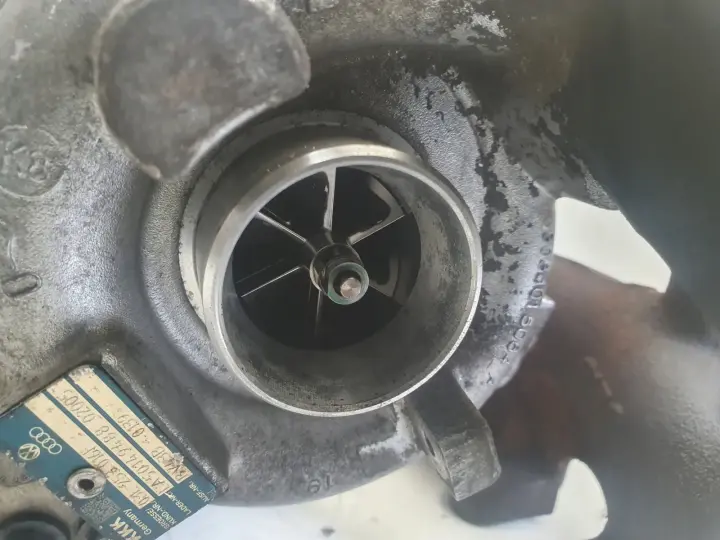 Audi A3 8P 2.0 TDI TURBOSPRĘŻARKA 03L253016F