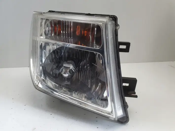 Nissan Pathfinder R51 Navara D40 III PRZEDNIA LAMPA PRAWA PRAWY PRZÓD xenon
