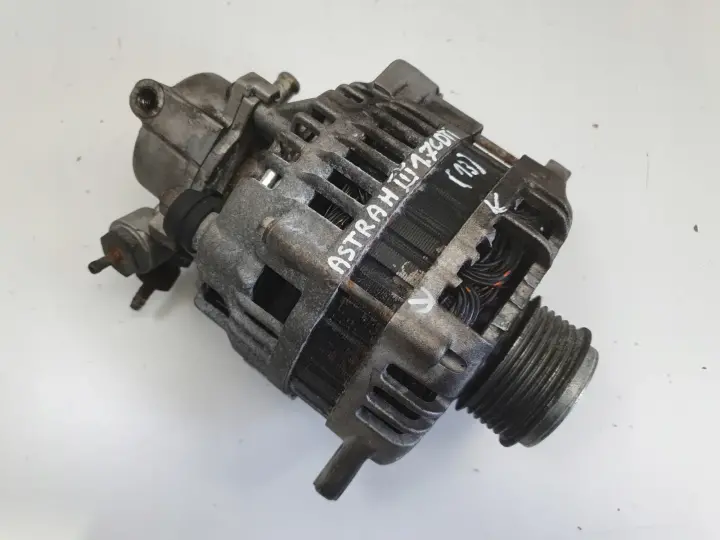 Opel Astra III H 1.7 CDTI ALTERNATOR pompa vacum