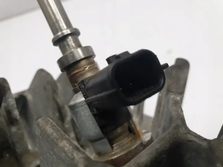 Renault Megane III 1.5 DCI ŁAPA UCHWYT wtrysk DPF