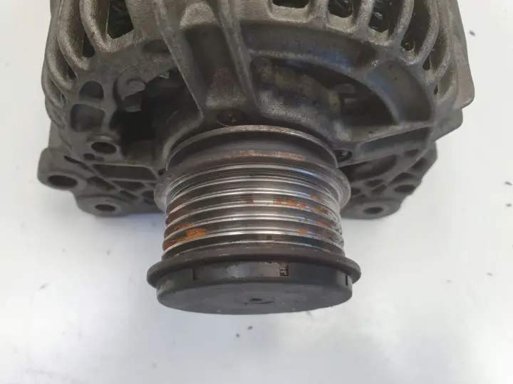 Audi A3 8L Golf IV 1.9 TDI ALTERNATOR BOSCH