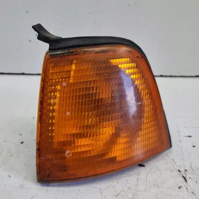 Audi 80 B3 PRZEDNI LEWY KIERUNKOWSKAZ Lewy przód KIEROWCY