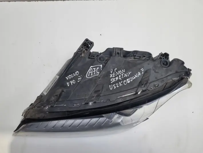 Volvo S80 II V70 III PRZEDNIA LAMPA LEWA LEWY PRZÓD XENON SKRĘTNY 31353532