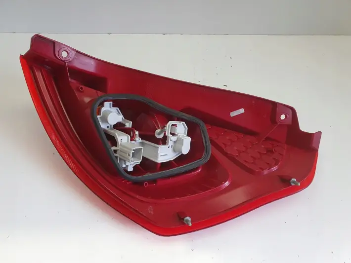 Ford Fiesta VII MK7 08-12r TYLNIA LAMPA LEWA LEWY TYŁ kierowcy 8A61-13405-A