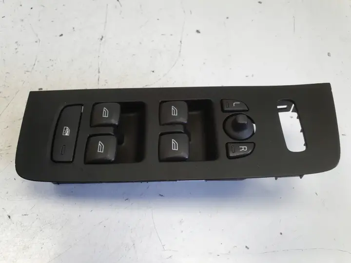 Volvo V40 II LEWY PANEL STEROWANIA SZYBAMI szyb przełącznik 31453232