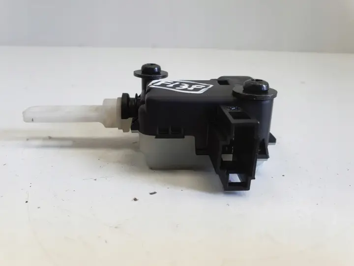 Volvo VOLVO C70 II Cabrio SIŁOWNIK KLAPKI WLEWU PALIWA 8066-24