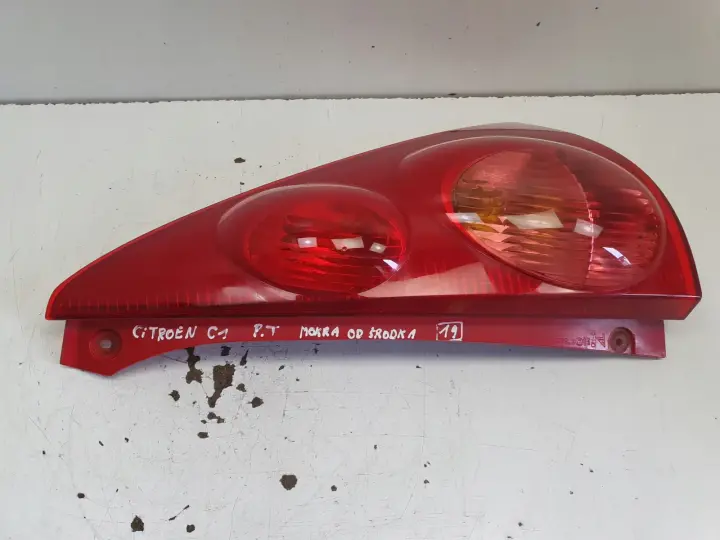 Citroen C1 05-14r TYLNA TYLNIA LAMPA PRAWA PRAWY TYŁ