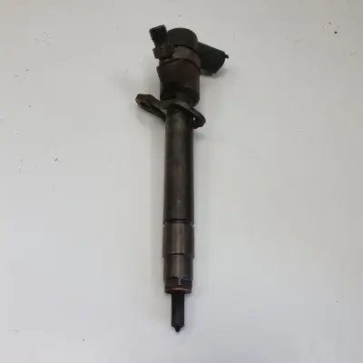 Volvo S60 S80 V50 V70 XC70 XC90 2.4 D5 WTRYSKIWACZ wtrysk 0445110251