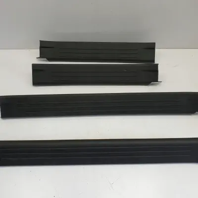 SsangYong Korando III LISTWY PROGOWE komplet