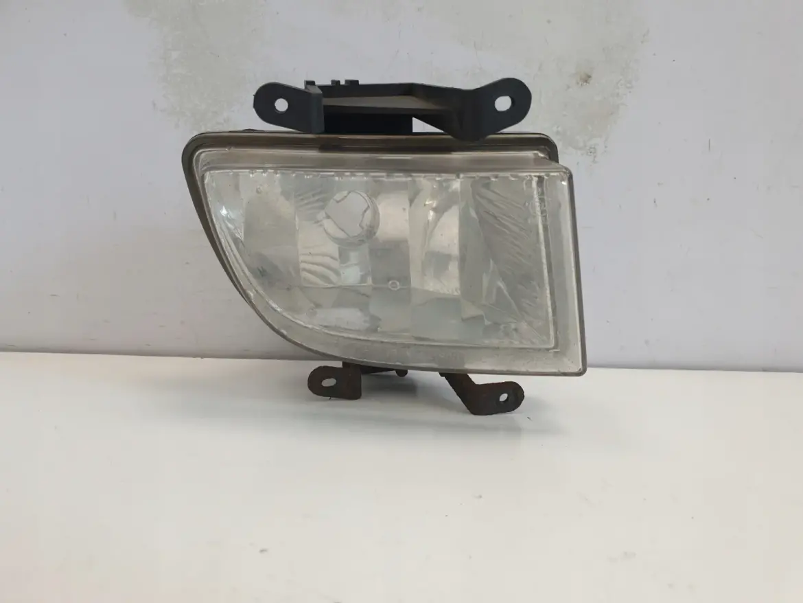 Hyundai Getz PRAWY PRZEDNI HALOGEN przód
