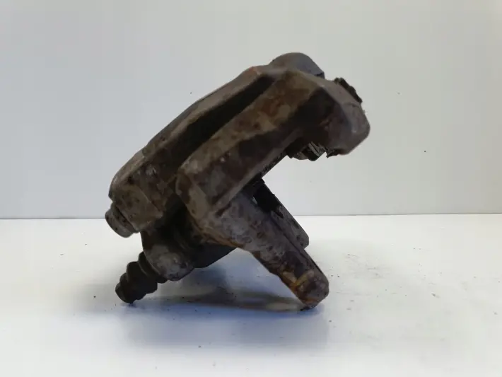 Audi A6 C7 PRZEDNI ZACISK HAMULCOWY prawy przód PASAŻERA 32348422-A