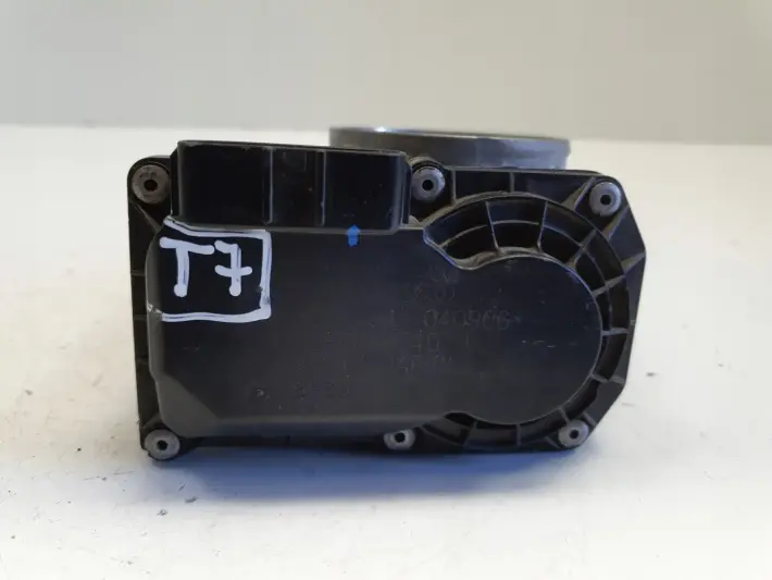 Volvo C30 S40 II V50 2.4 B PRZEPUSTNICA 8677694