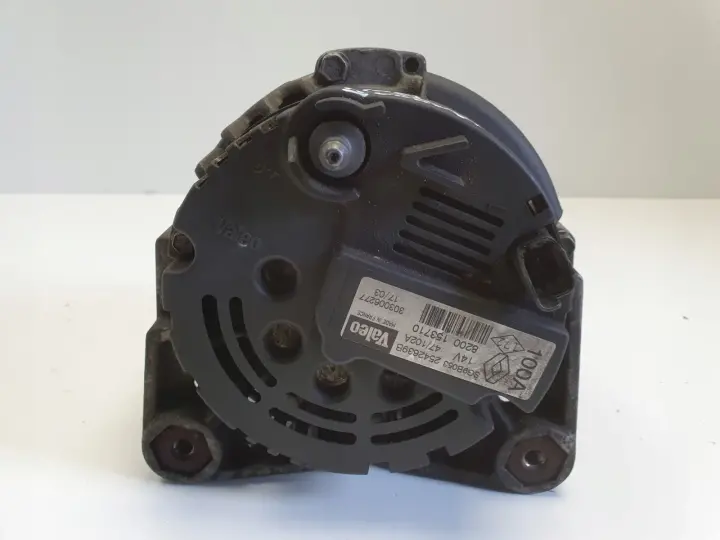 Renault Laguna II 1.8 16V ALTERNATOR 8200153710 100A valeo