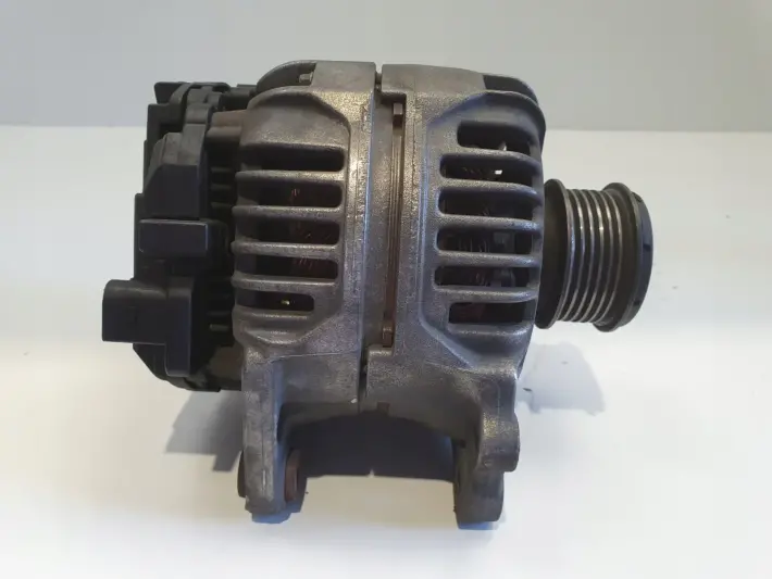 VW Bora 1.9 TDI ALTERNATOR bosch 038903023L 90A
