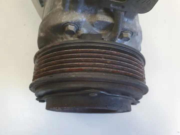 BMW F30 2.0 D SPRĘŻARKA KLIMATYZACJI 9330829-02