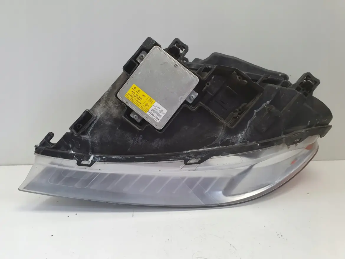 Volvo V70 III XC70 S80 II XENON PRZEDNIA LAMPA PRAWA prawy przód 31214348