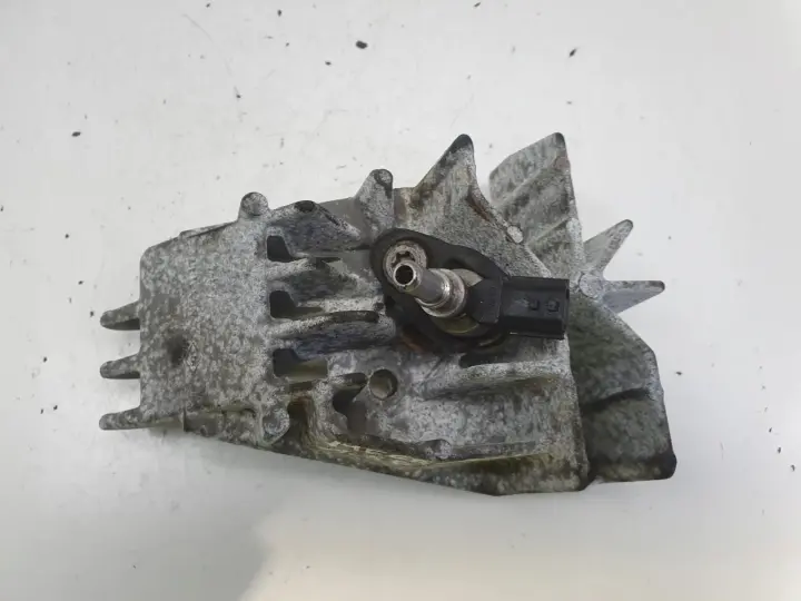 Renault Megane III 1.5 DCI WTRYSKIWACZ DPF łapa UCHWYT 8200771226