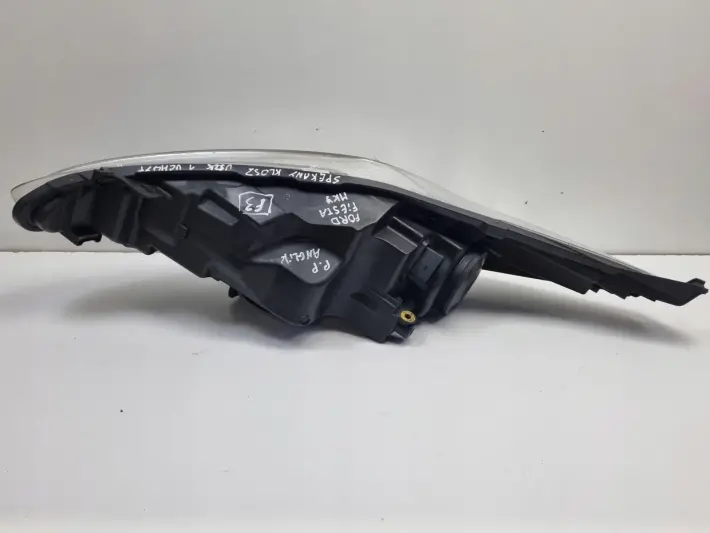 Ford Fiesta MK7 08-17r PRZEDNIA LAMPA PRAWA PRAWY PRZÓD 8A61-13W029-DG