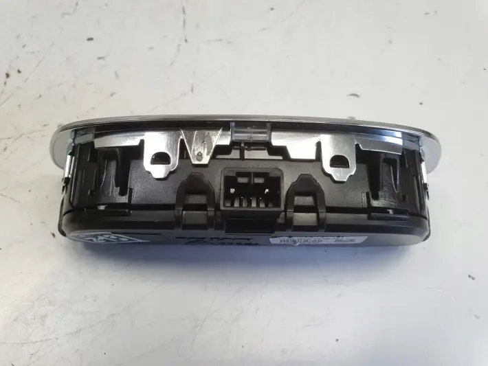 Volvo V90 II S90 II LAMPKA OŚWIETLENIA KABINY Podsufitki tył 31457642