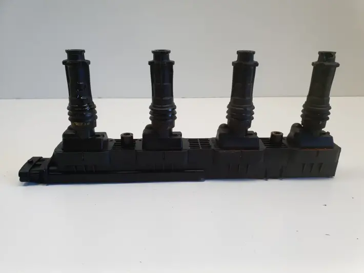 Opel Corsa C 1.2 16V CEWKA ZAPŁONOWA 0221503472